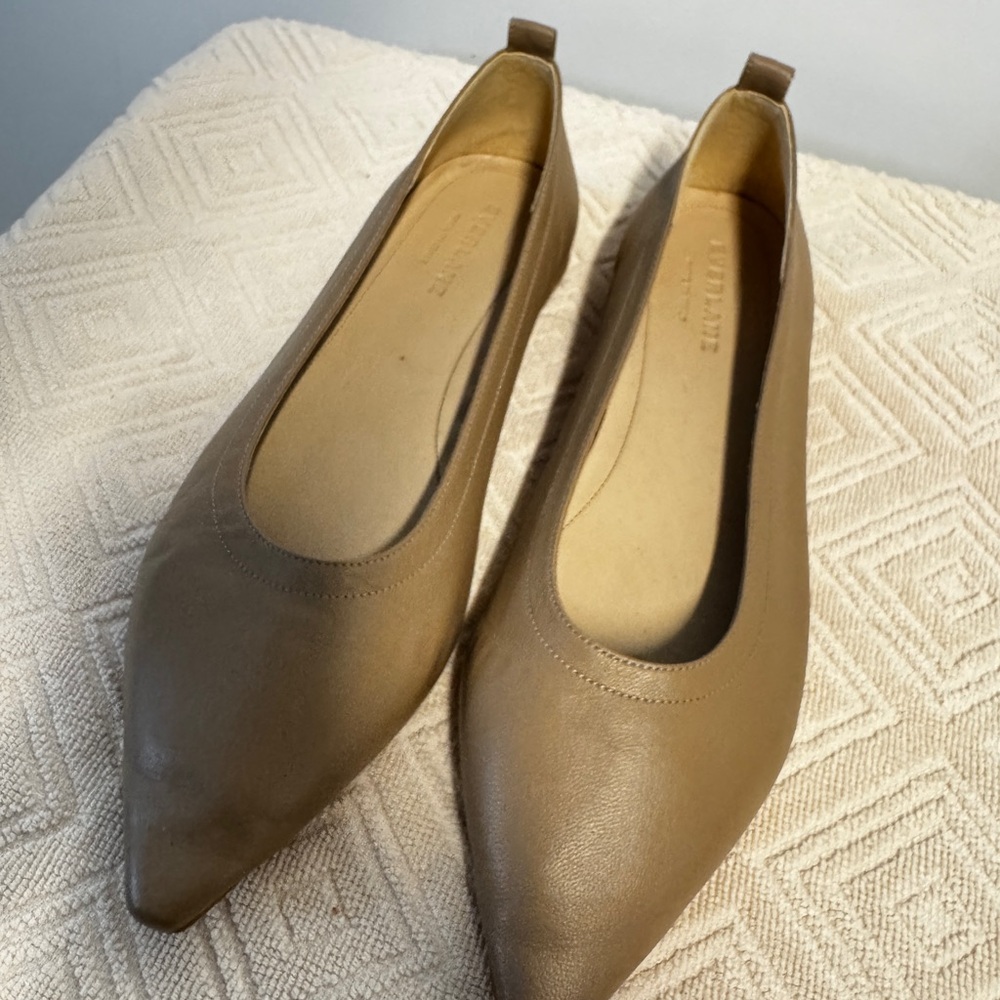 Everlane Women's Beige Pointed Flats - Picture 2 of 7